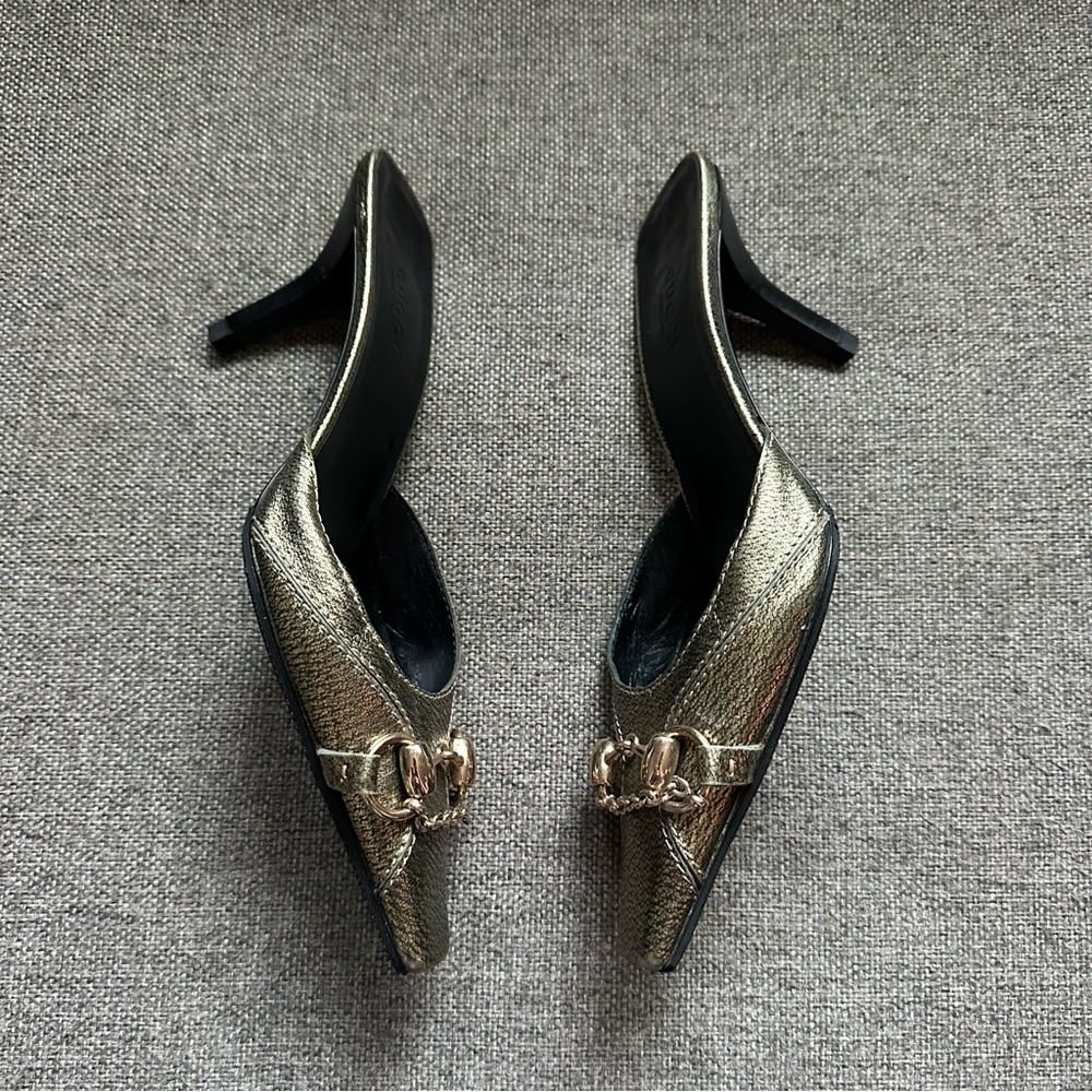 Vintage metallic Gucci horsebit chain heels - Picture 2 of 4